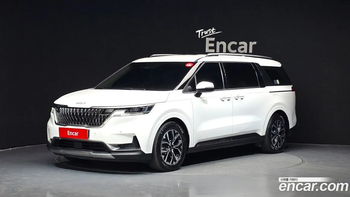 Kia Carnival — фото 1