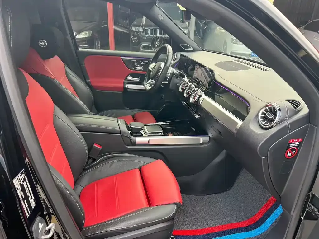 Mercedes-Benz GLB AMG — фото 9