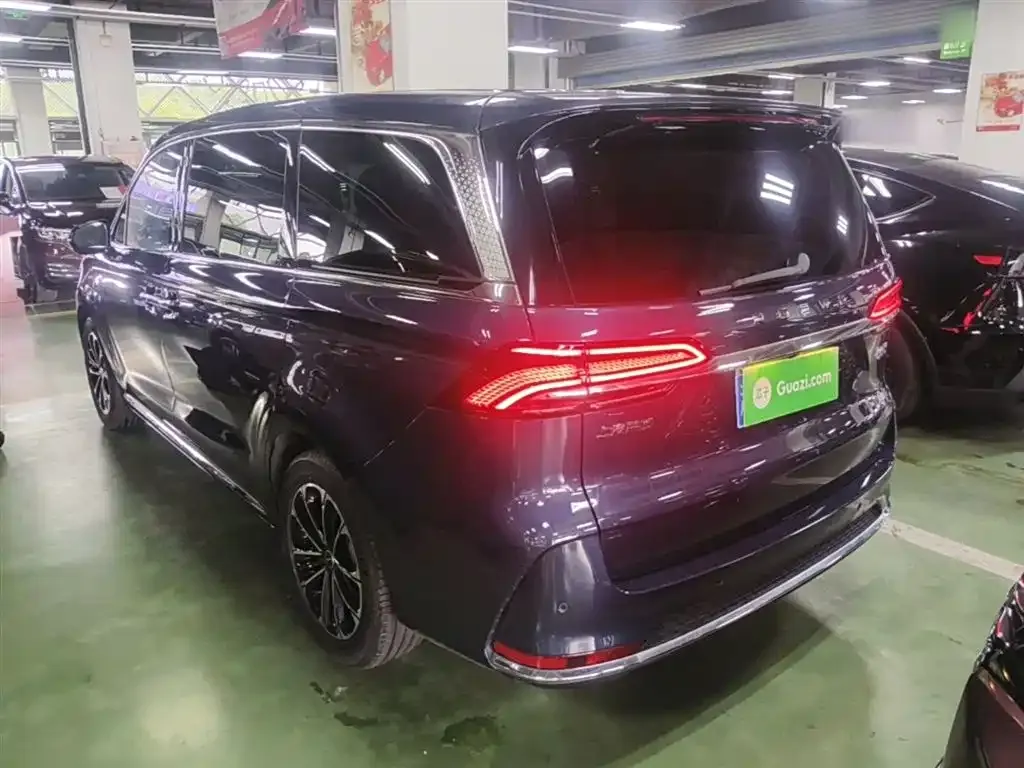 Roewe iMAX8 — фото 8