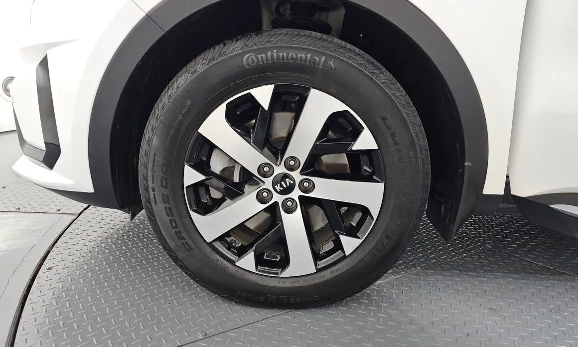 Kia Sorento — фото 7
