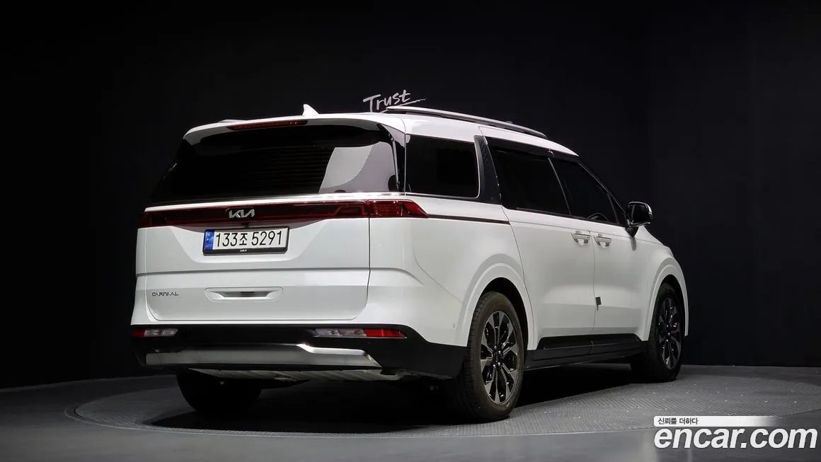 Kia Carnival — фото 4