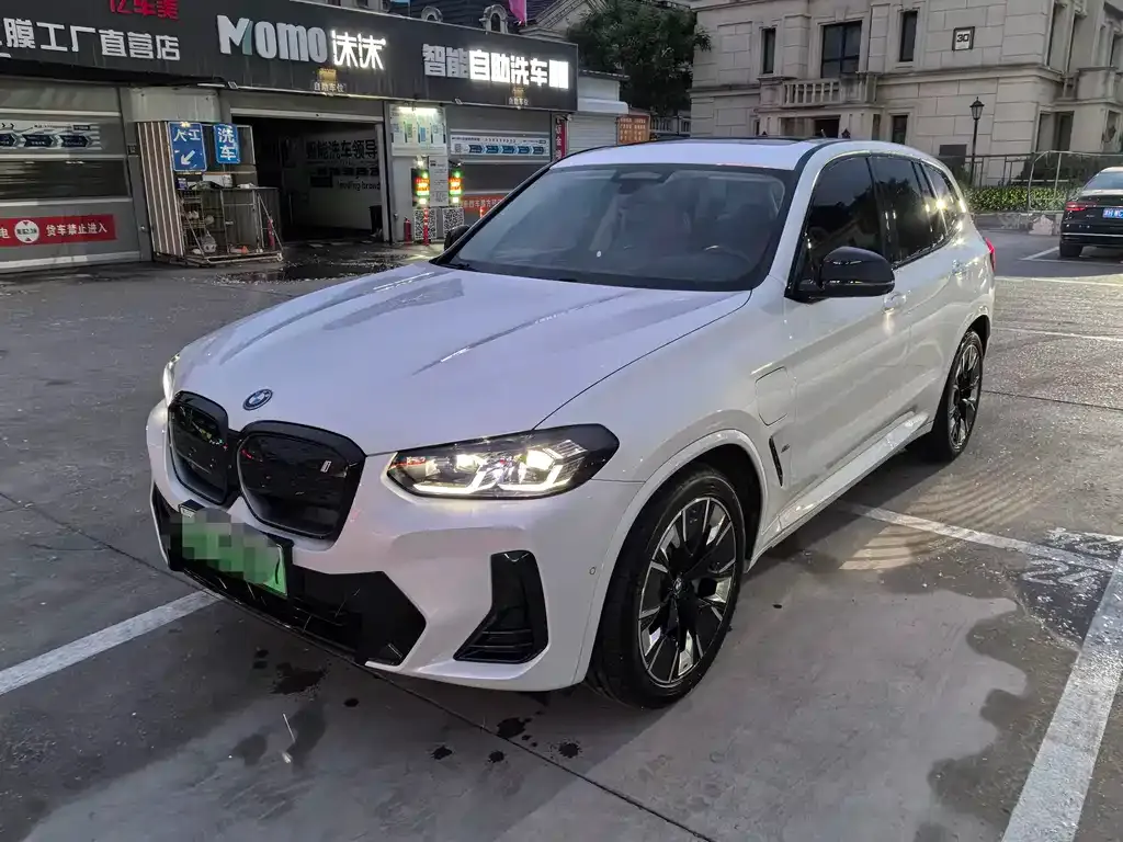 BMW iX3 — фото 1