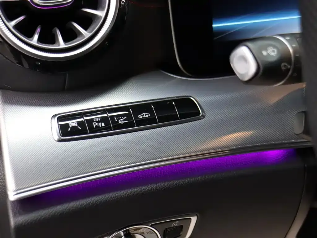Mercedes-Benz E-Class AMG — фото 5