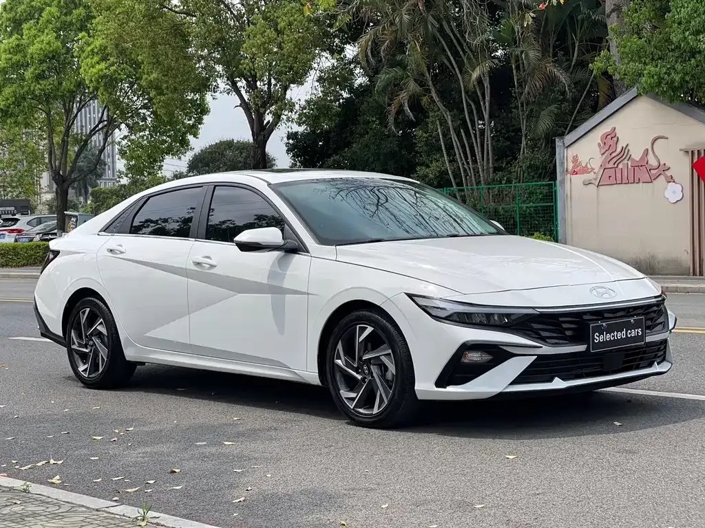 Hyundai Elantra — фото 4