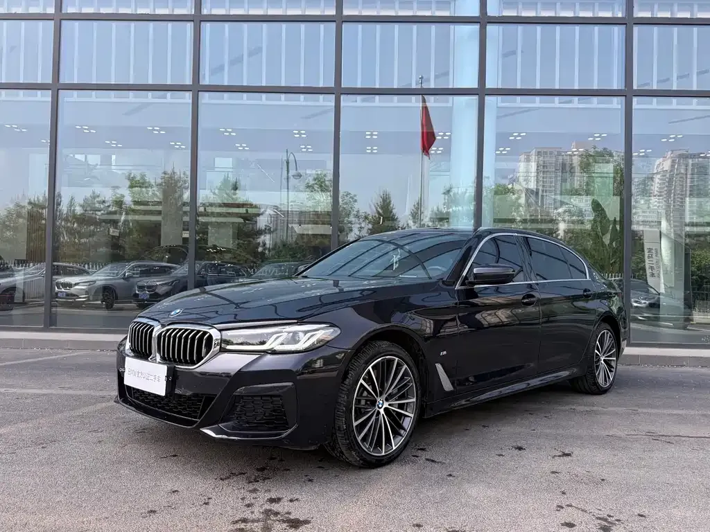 BMW 5 Series — фото 1