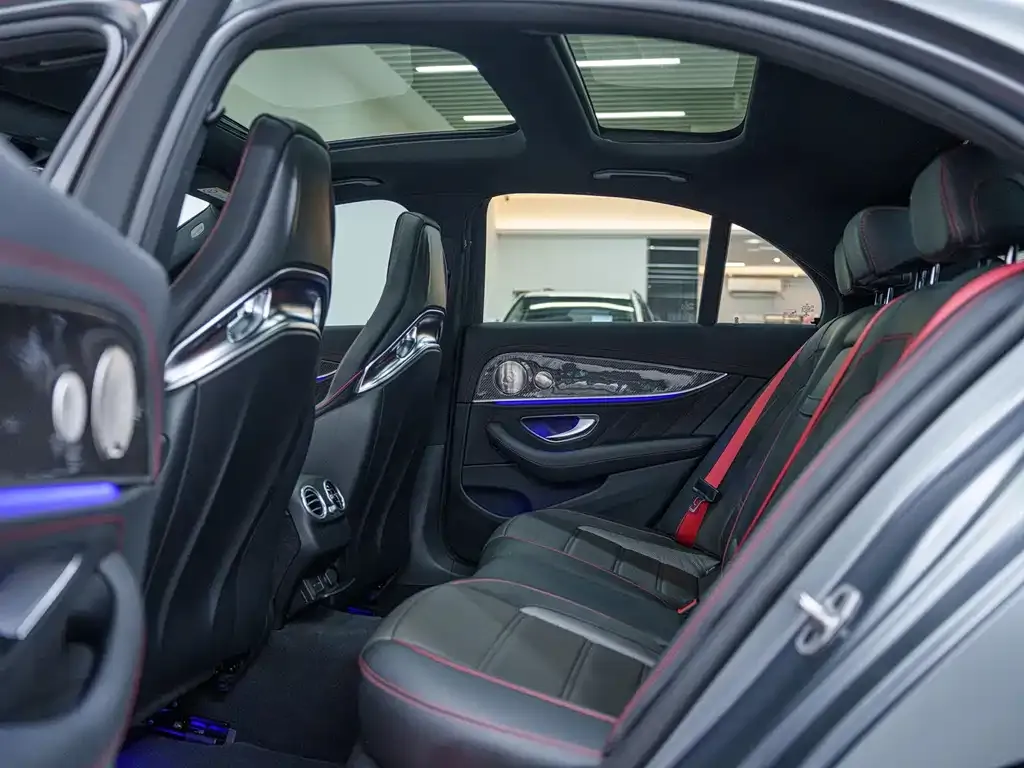 Mercedes-Benz E-Class AMG — фото 10