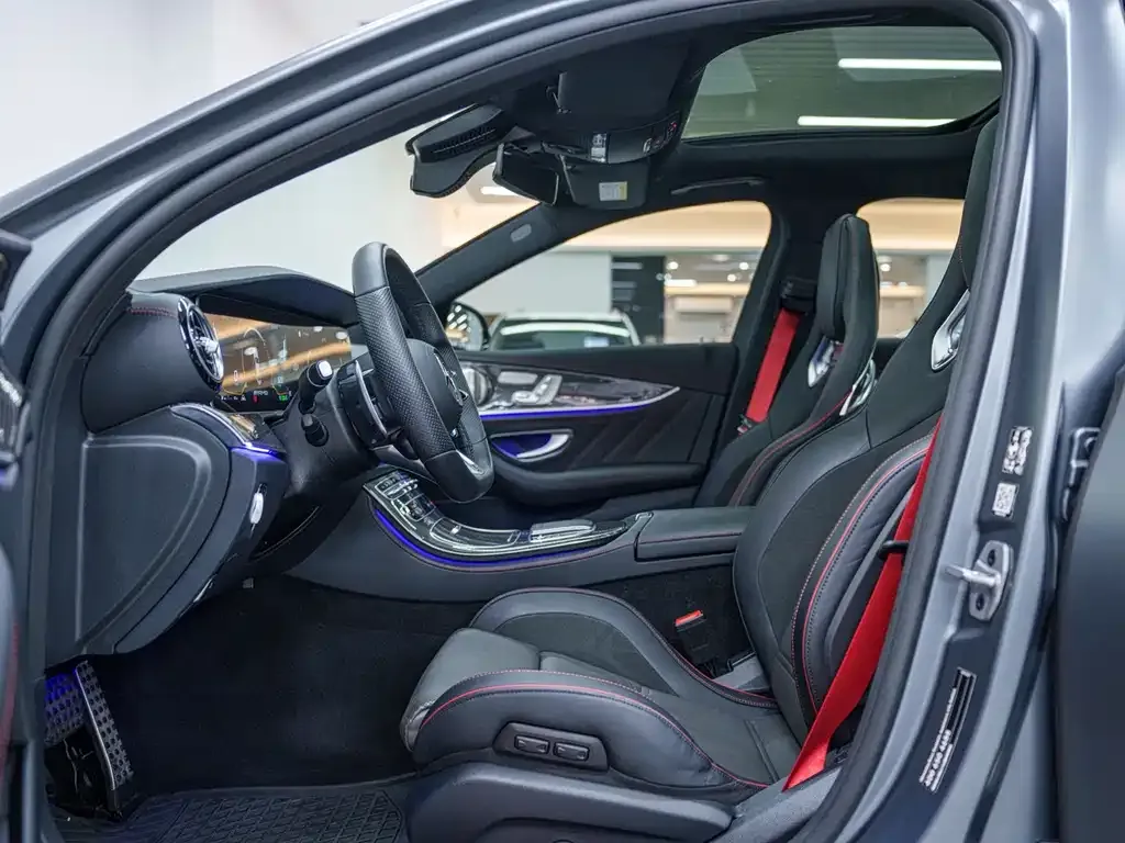 Mercedes-Benz E-Class AMG — фото 7
