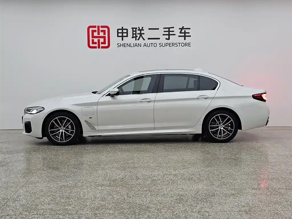 BMW 5 Series New Energy — фото 8