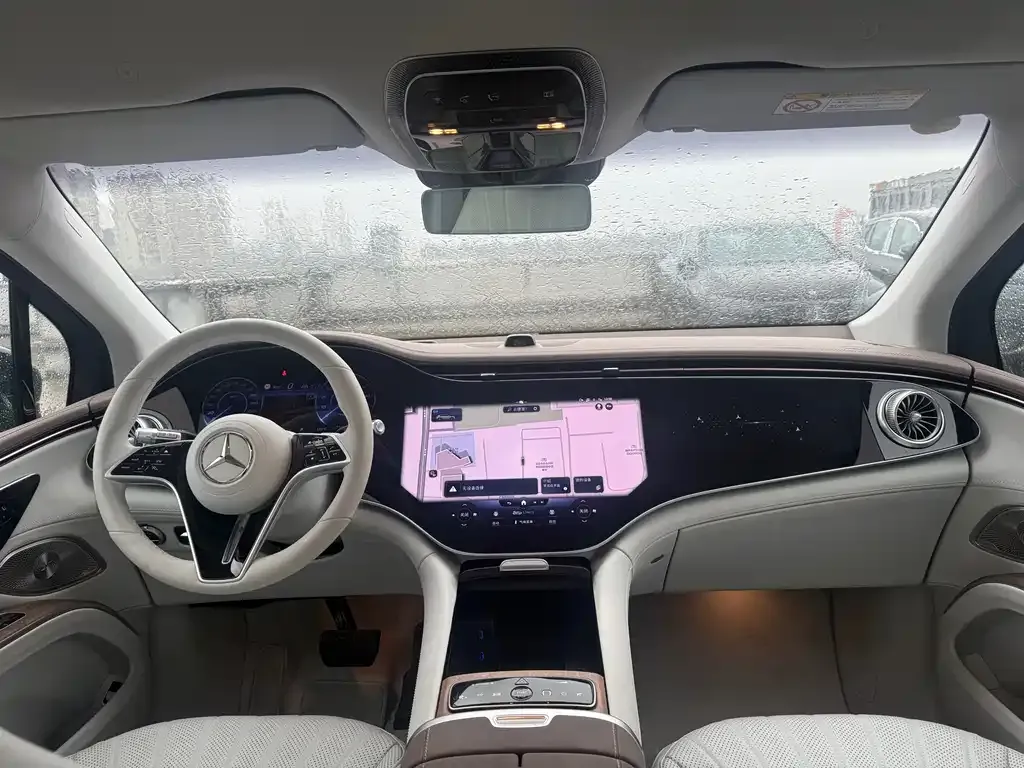 Mercedes-Benz EQS SUV — фото 6