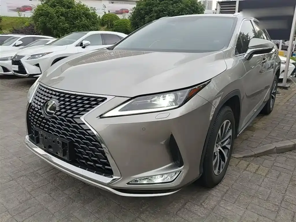 Lexus RX — фото 1