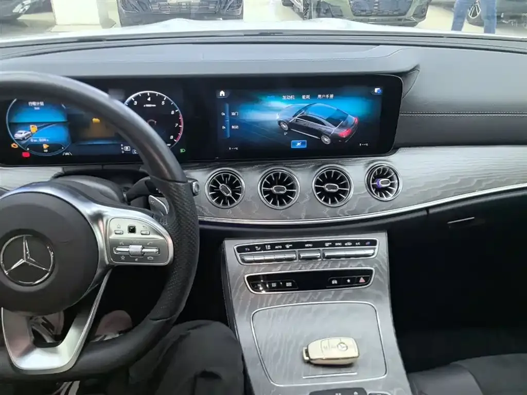 Mercedes-Benz CLS — фото 9
