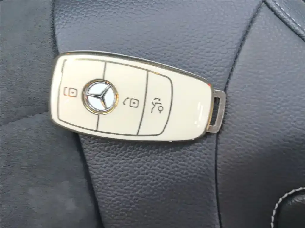 Mercedes-Benz CLS — фото 4