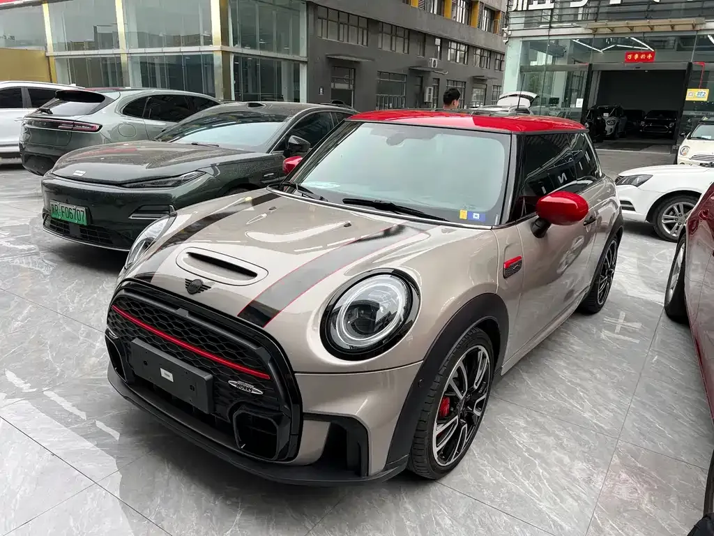 MINI JCW (John Cooper Works) — фото 1