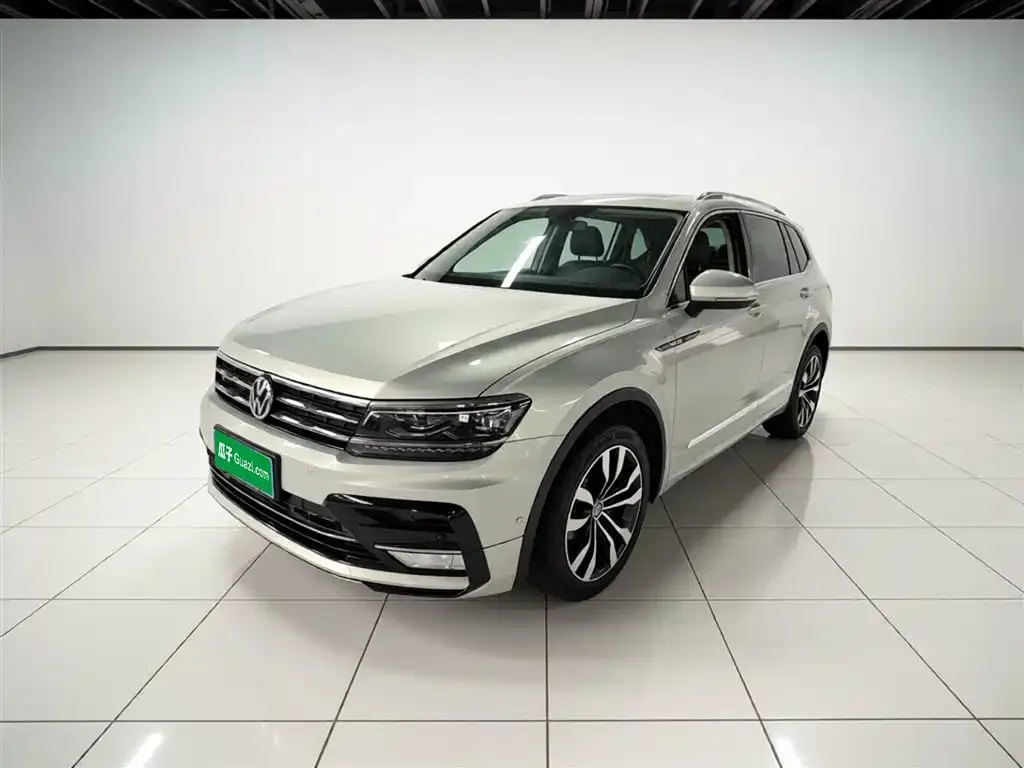 Volkswagen Tiguan L — фото 1