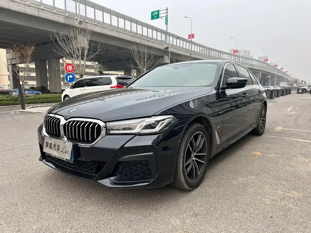 BMW 5 Series — фото 9