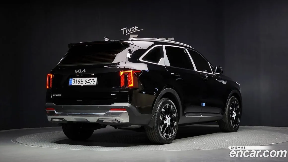 Kia Sorento — фото 8