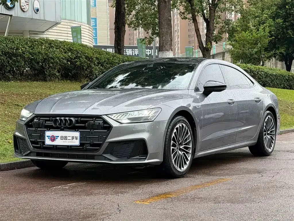 Audi A7L — фото 1