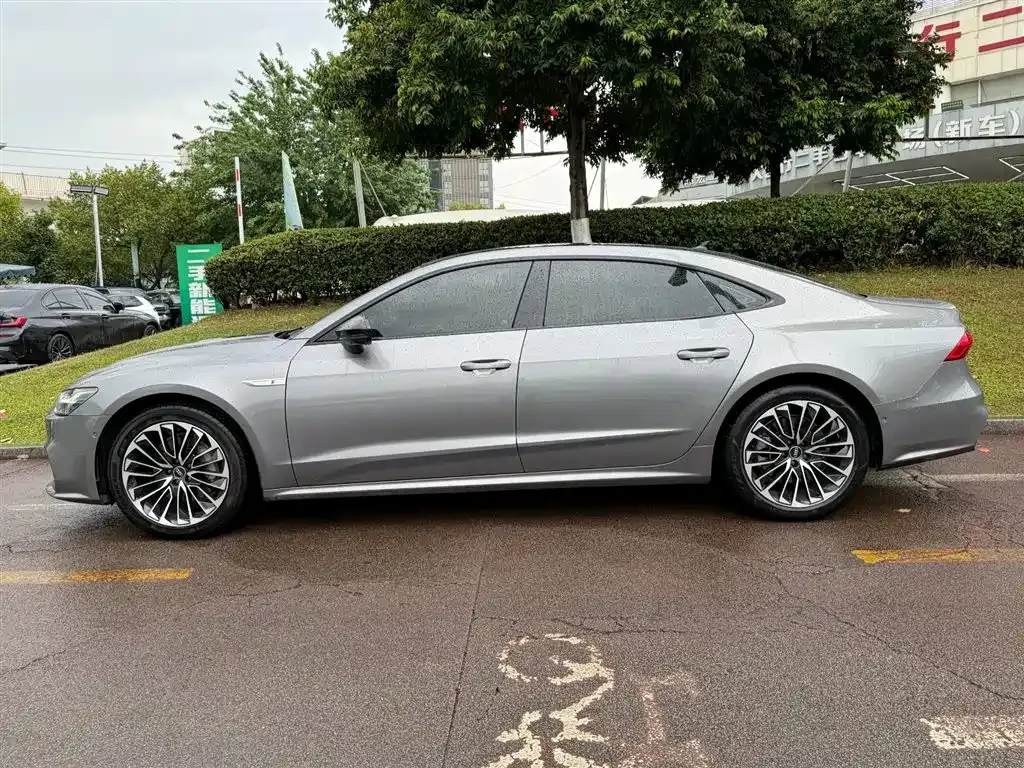 Audi A7L — фото 8