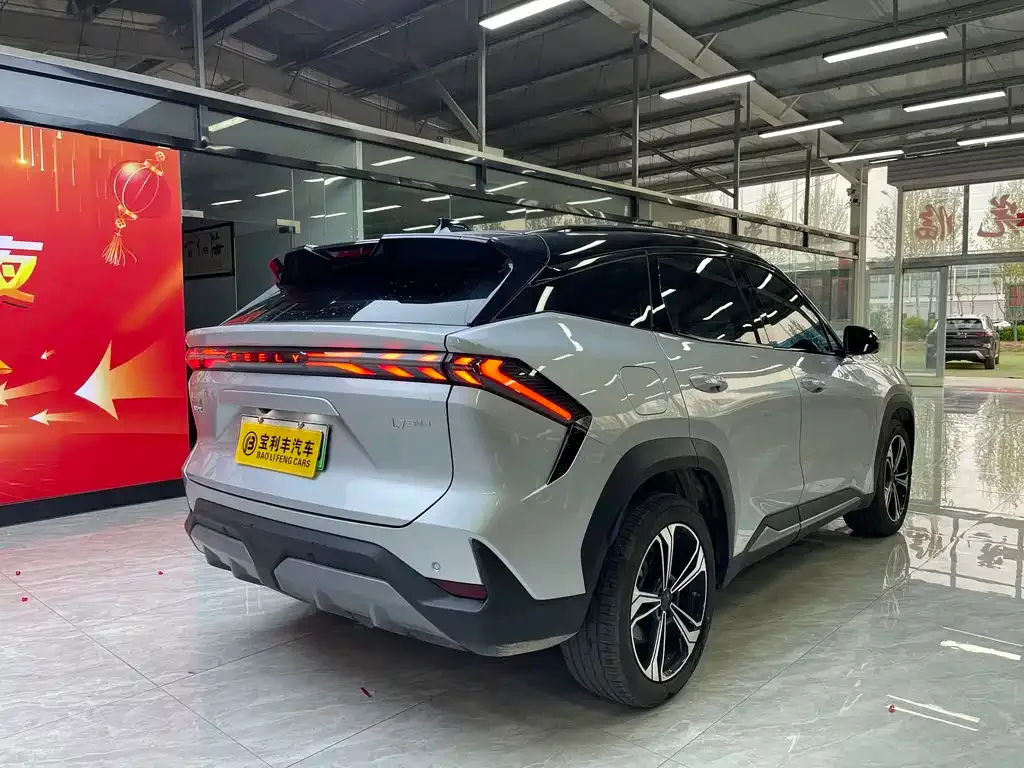 Geely Galaxy L7 — фото 10