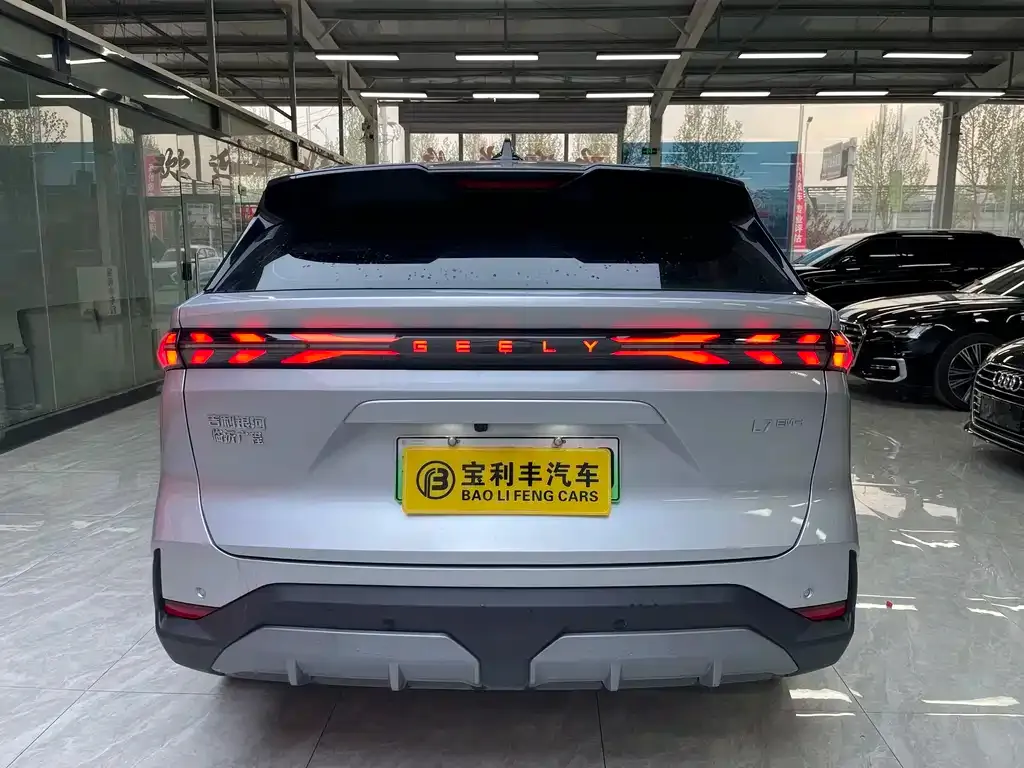 Geely Galaxy L7 — фото 4