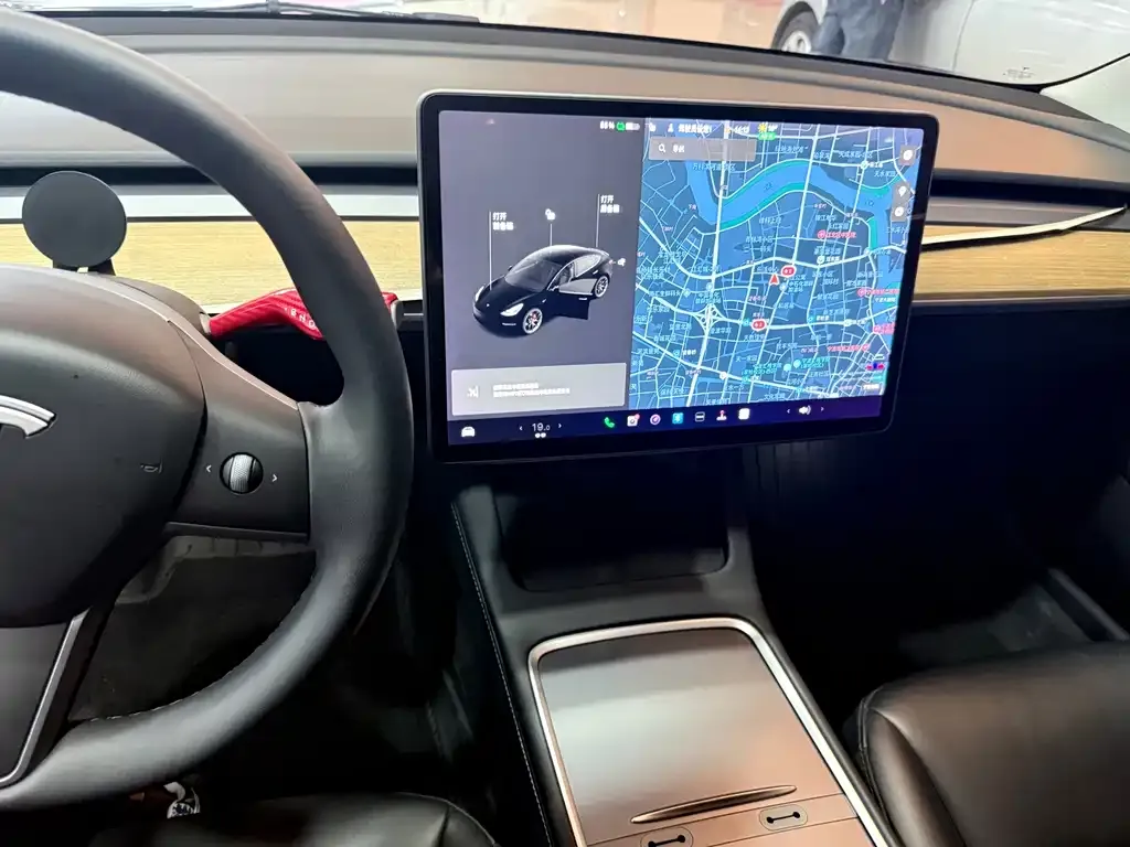 Tesla Model 3 — фото 5