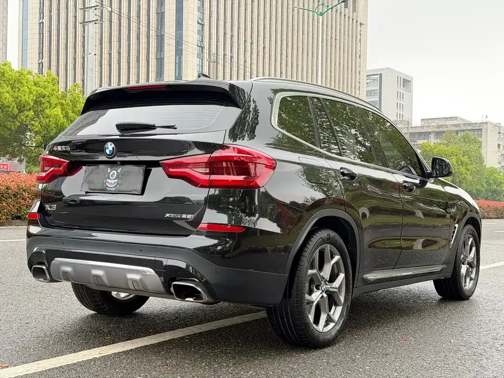 BMW X3 — фото 9