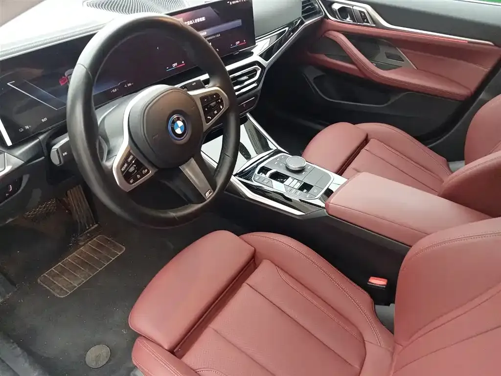 BMW i4 — фото 10