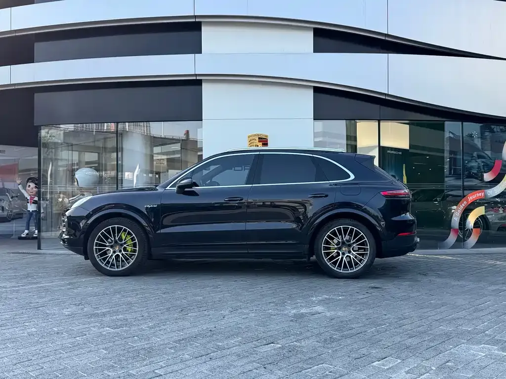 Porsche Cayenne Hybrid — фото 7