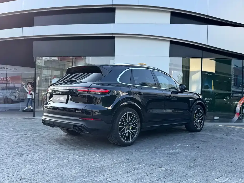 Porsche Cayenne Hybrid — фото 5