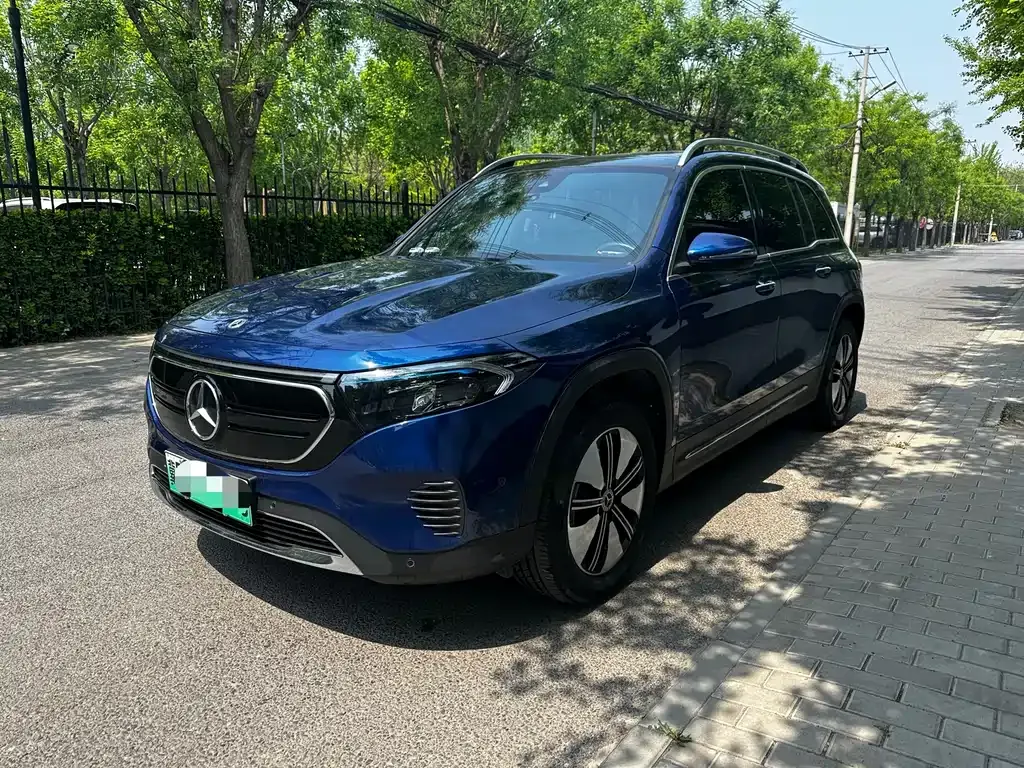 Mercedes-Benz EQB — фото 1