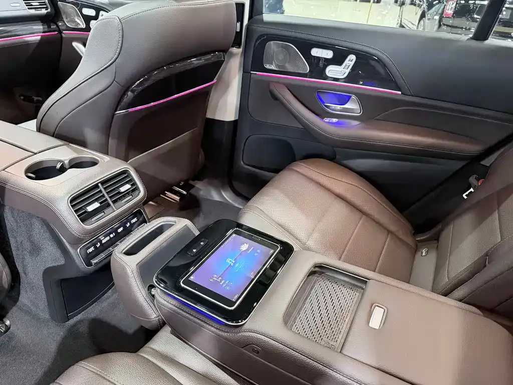 Mercedes-Benz GLS — фото 6