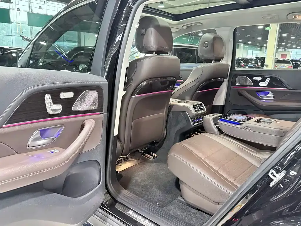Mercedes-Benz GLS — фото 9