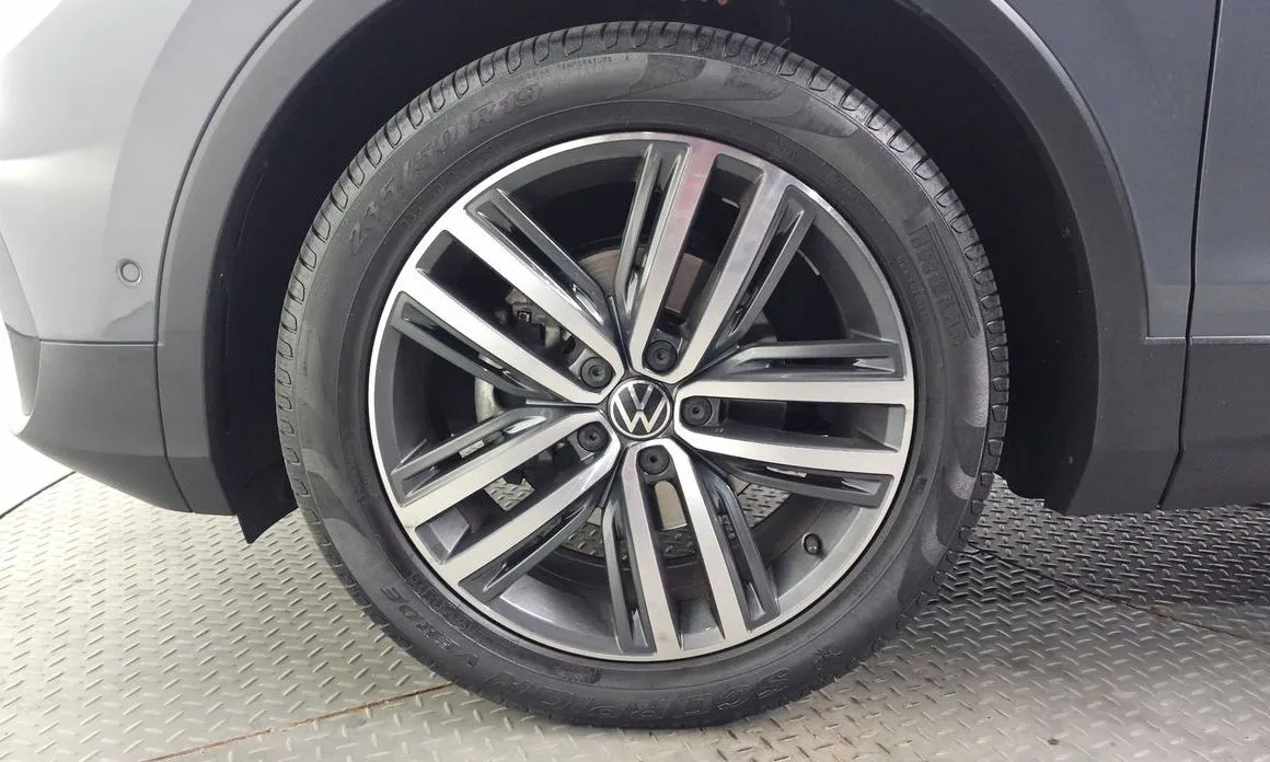 Volkswagen Tiguan — фото 10