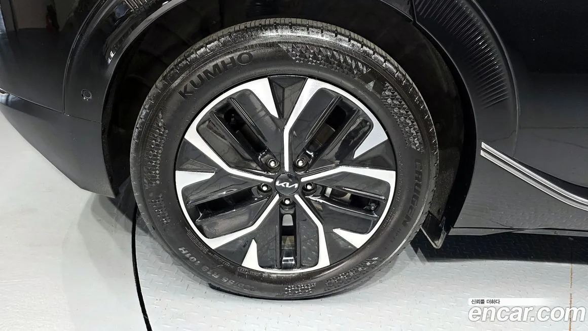 Kia EV6 — фото 8