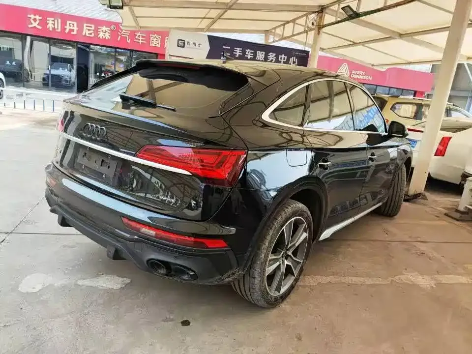 Audi Q5L Sportback — фото 6