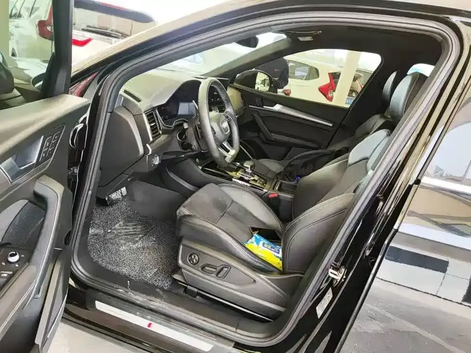 Audi Q5L Sportback — фото 9