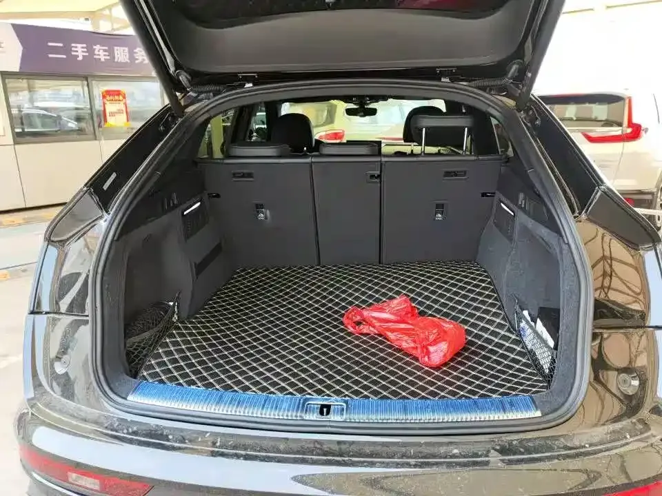 Audi Q5L Sportback — фото 5