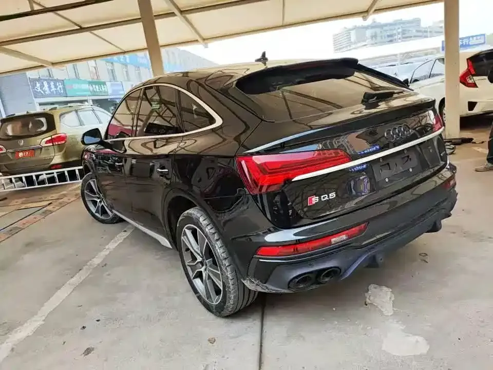 Audi Q5L Sportback — фото 3