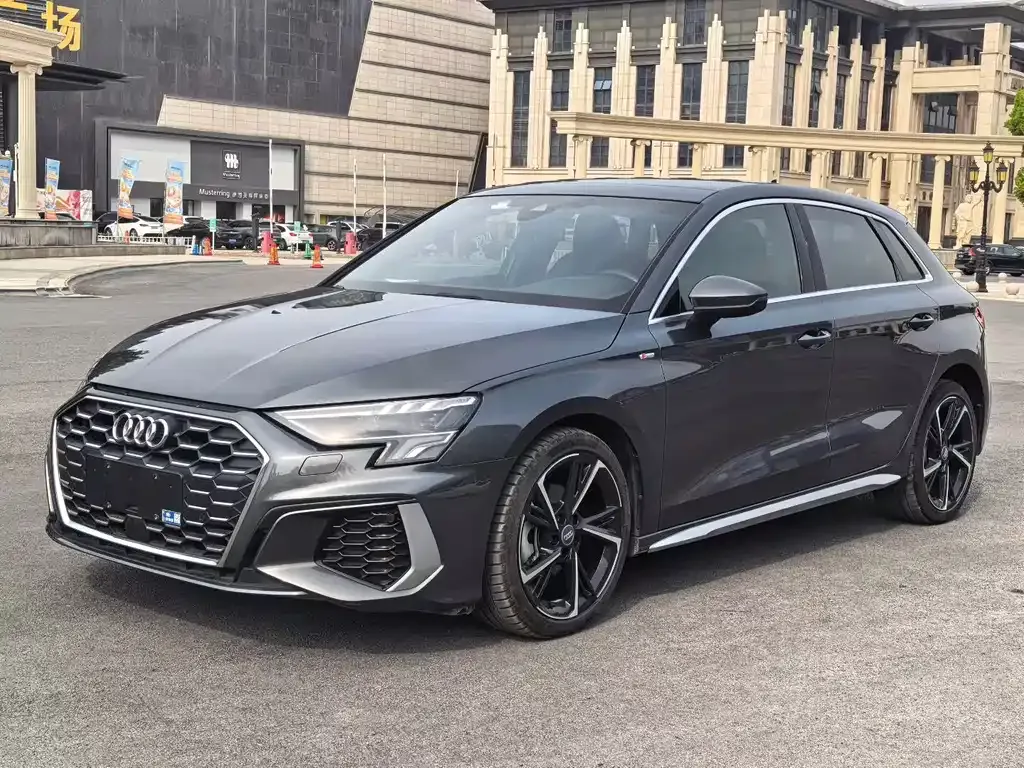 Audi A3 — фото 1