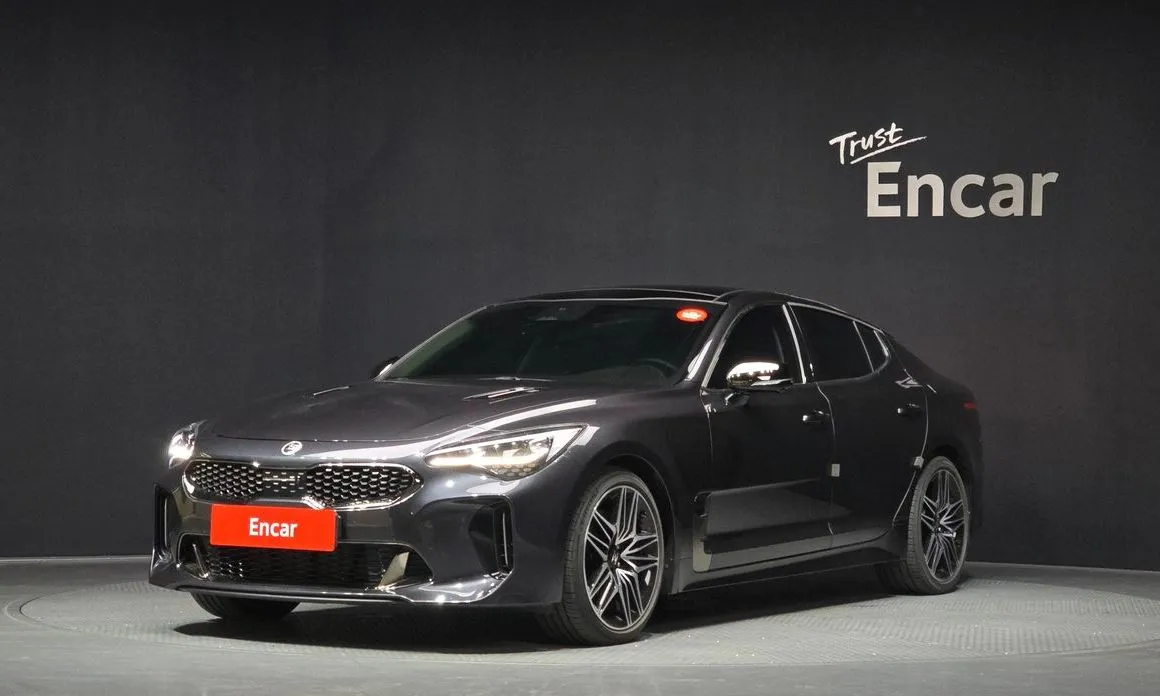 Kia Stinger — фото 1