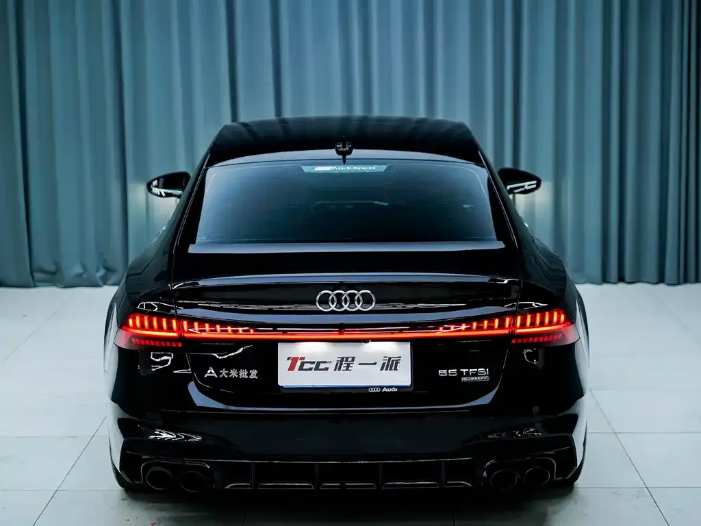 Audi A7L — фото 2
