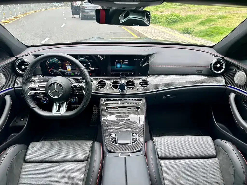 Mercedes-Benz E-Class AMG — фото 6
