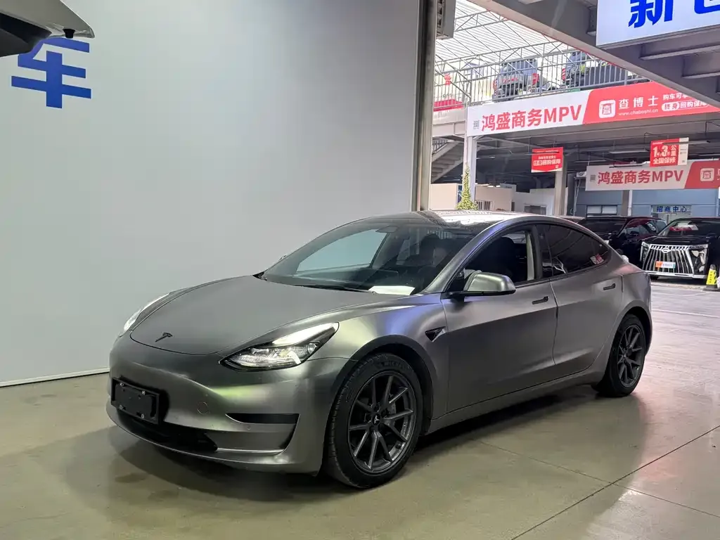 Tesla Model 3 — фото 1