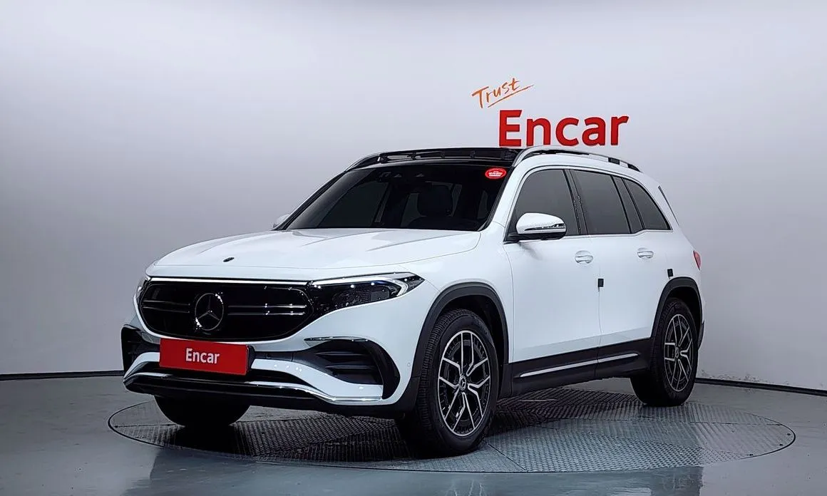 Mercedes-Benz EQB — фото 1