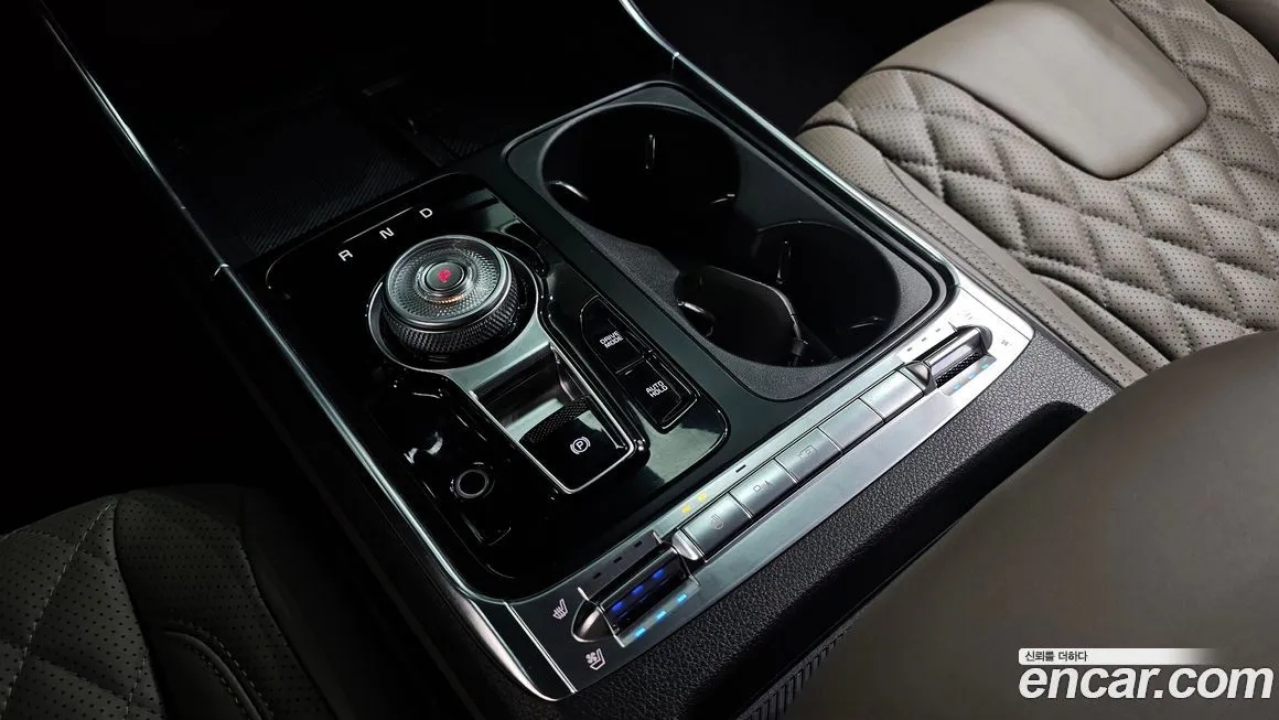 Kia Carnival — фото 10