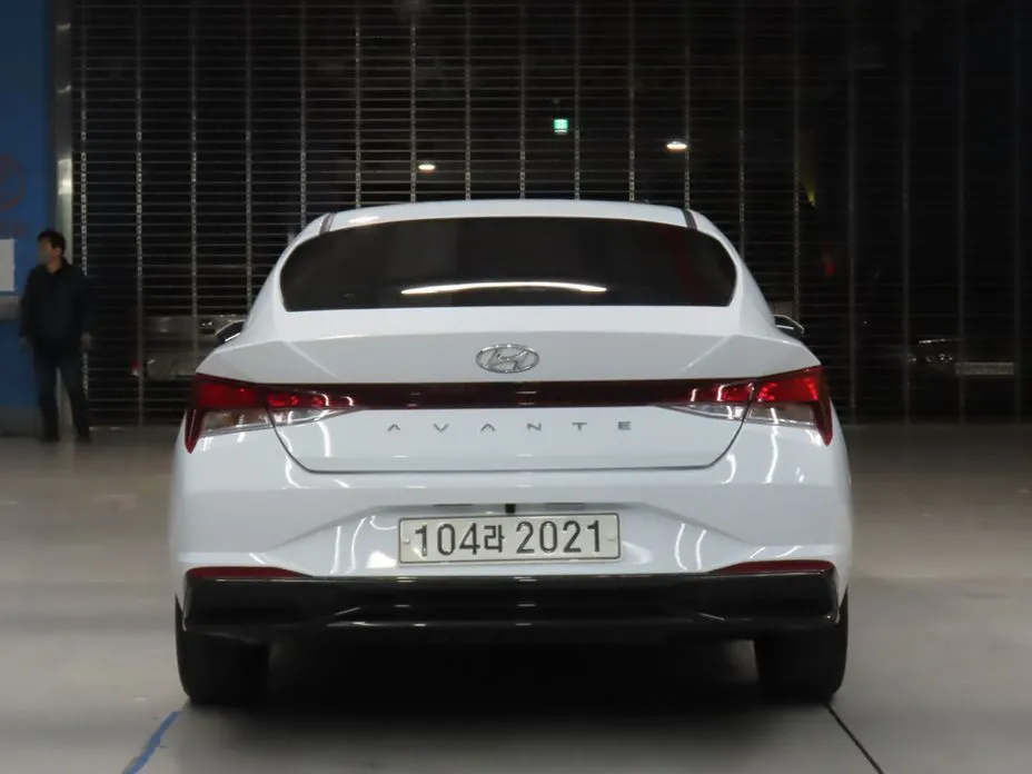 Hyundai AVANTE — фото 2