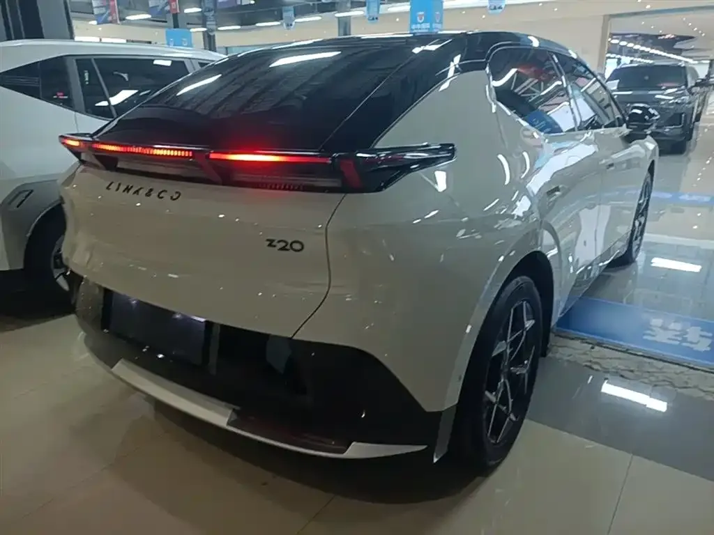 Lynk & Co Z20 — фото 10