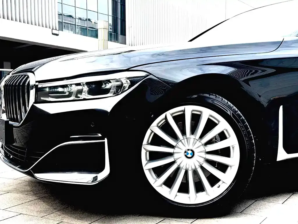 BMW 7 Series — фото 6
