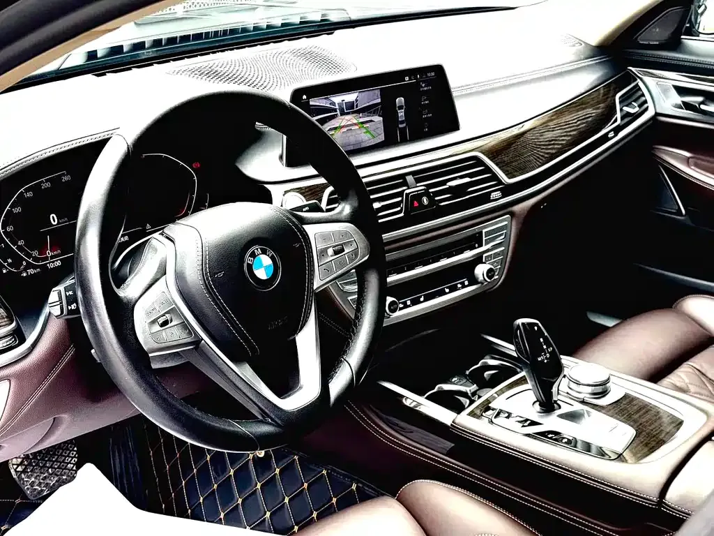 BMW 7 Series — фото 8