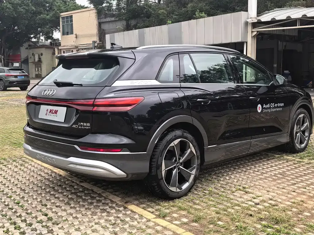 Audi Q5 e-tron — фото 3